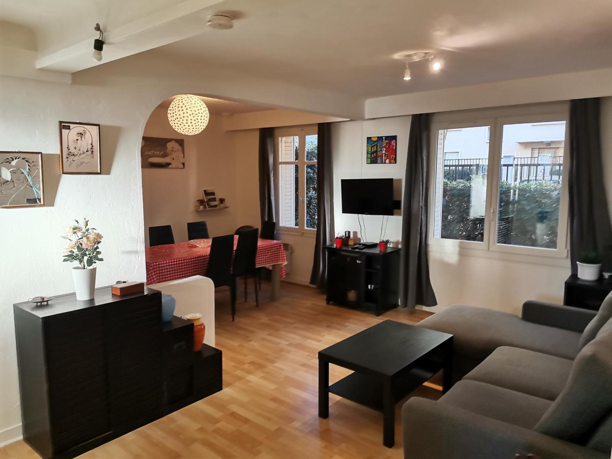 Big Ground Floor 2 Bedrooms Flat In A Quiet Building & Neighborghood Марсель Экстерьер фото